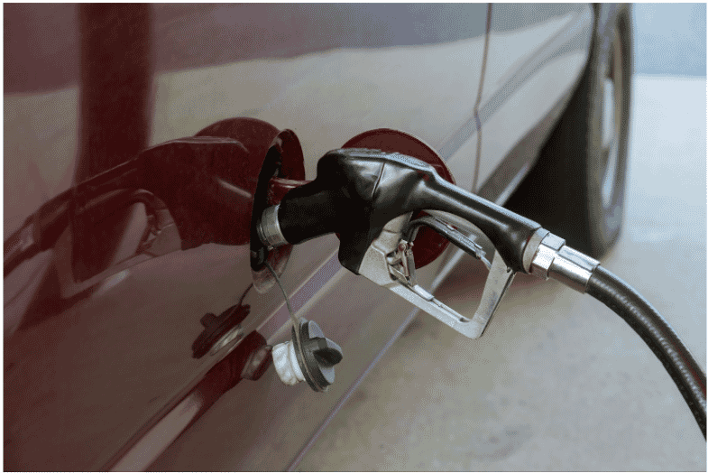 Engineer inspecting industrial equipment, emphasizing the need for corrosion-resistant petroleum wire to ensure durability and reduce maintenance costs